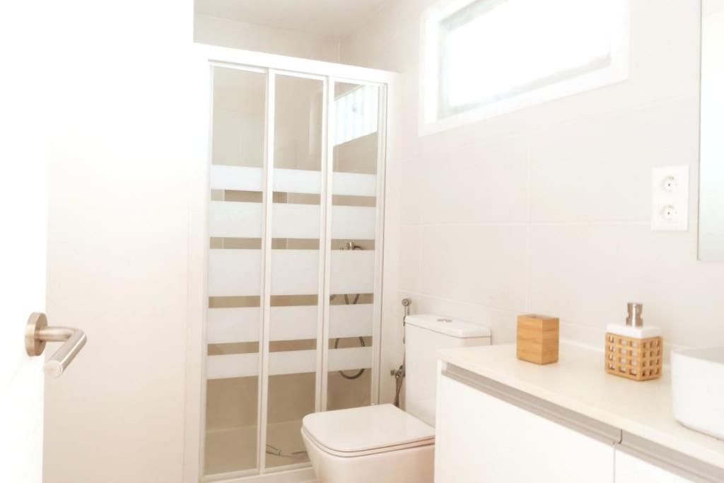 Newly Refurbished Beachfront Apartment. San Bartolomé المظهر الخارجي الصورة