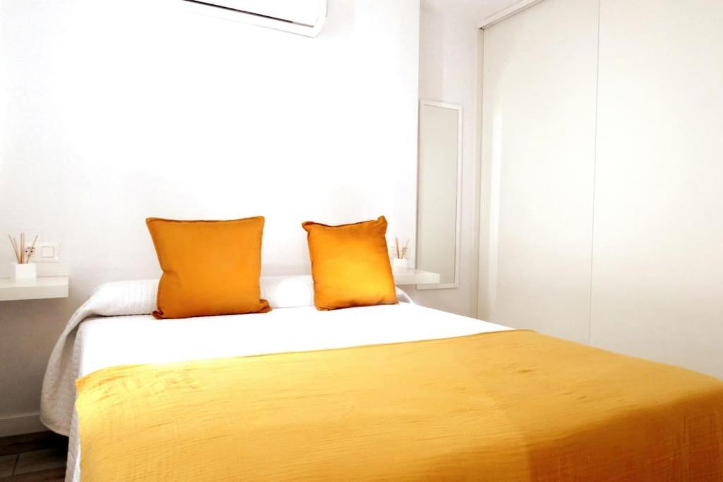 Newly Refurbished Beachfront Apartment. San Bartolomé المظهر الخارجي الصورة